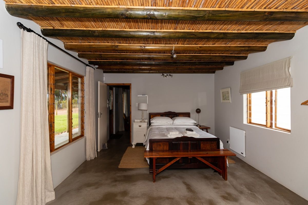 Chambre de la bergerie, poutres apparentes